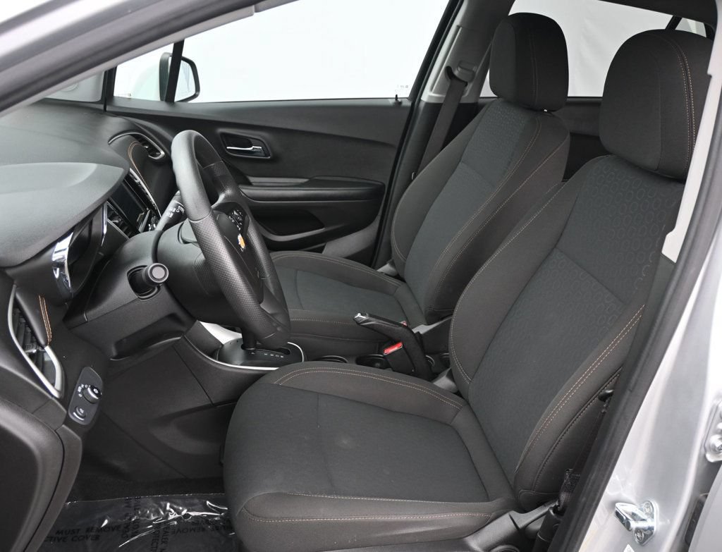 Used 2022 Chevrolet Trax LS w/ Tint and Cruise Package AWD/4WD image 15