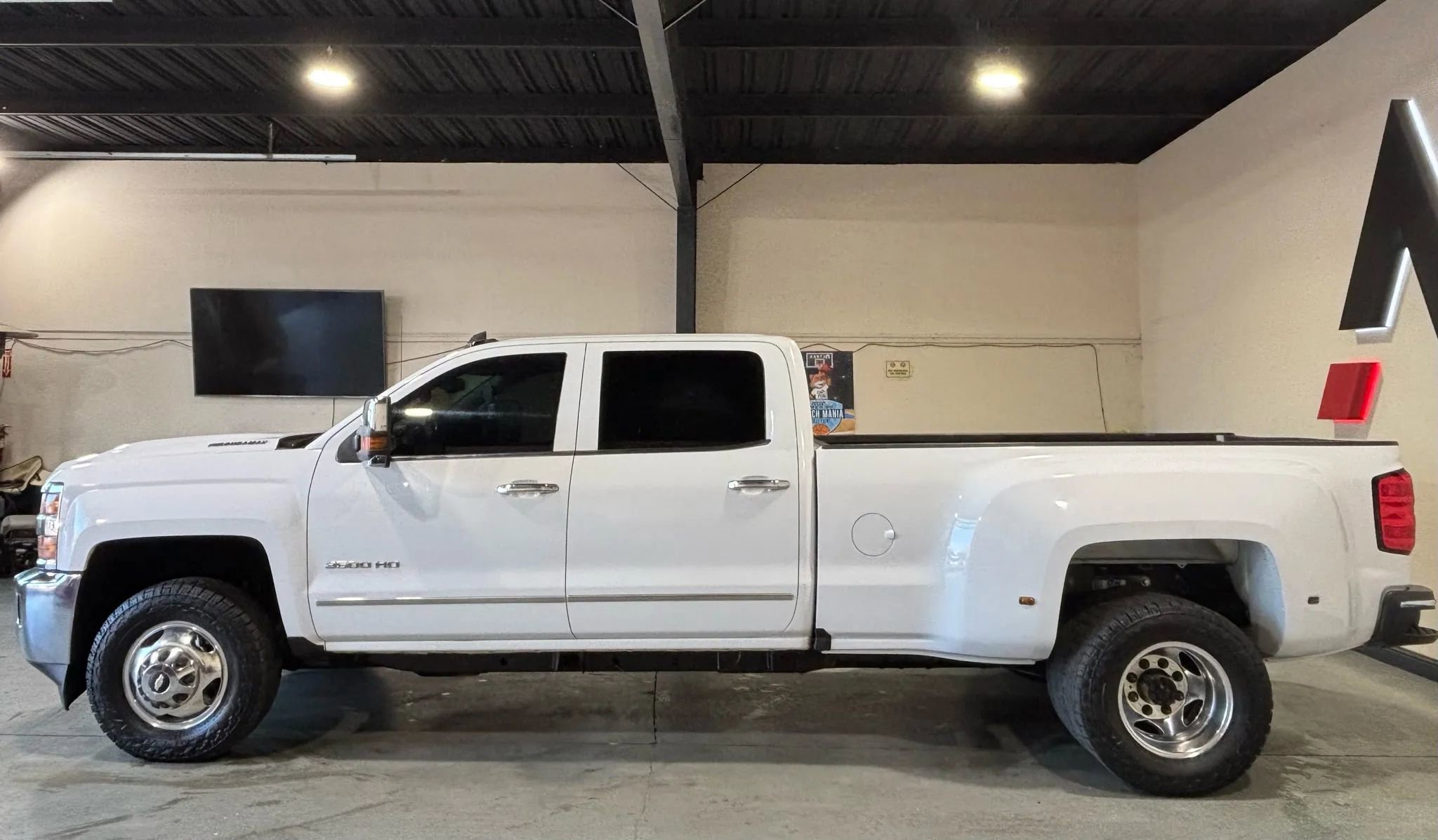 Used 2017 Chevrolet Silverado 3500 LTZ w/ Duramax Plus Package image 5