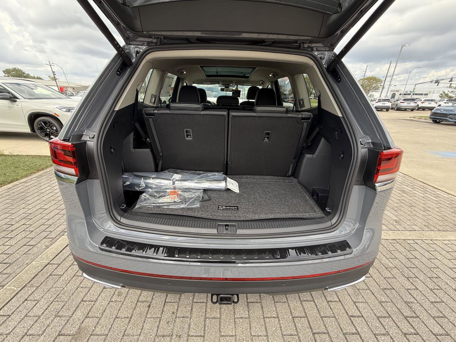 New 2026 Volkswagen Atlas SE image 10