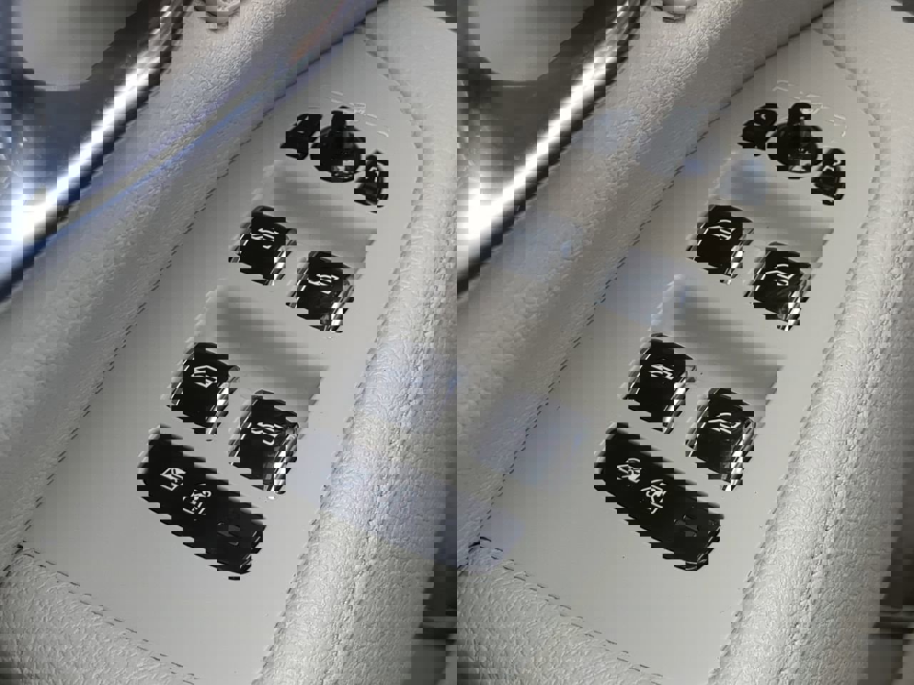 Used 2018 Volvo S90 T5 Momentum w/ Convenience Package image 22