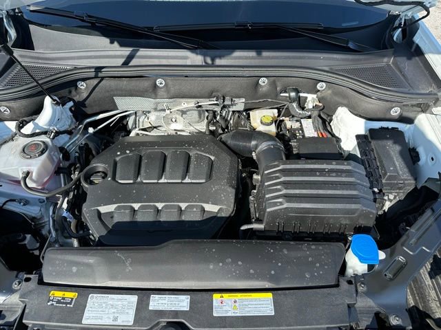 Used 2025 Volkswagen Atlas Cross Sport SEL R-Line image 12