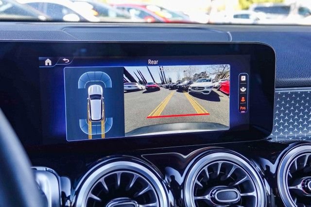 Used 2024 Mercedes-Benz EQB 300 4MATIC image 23