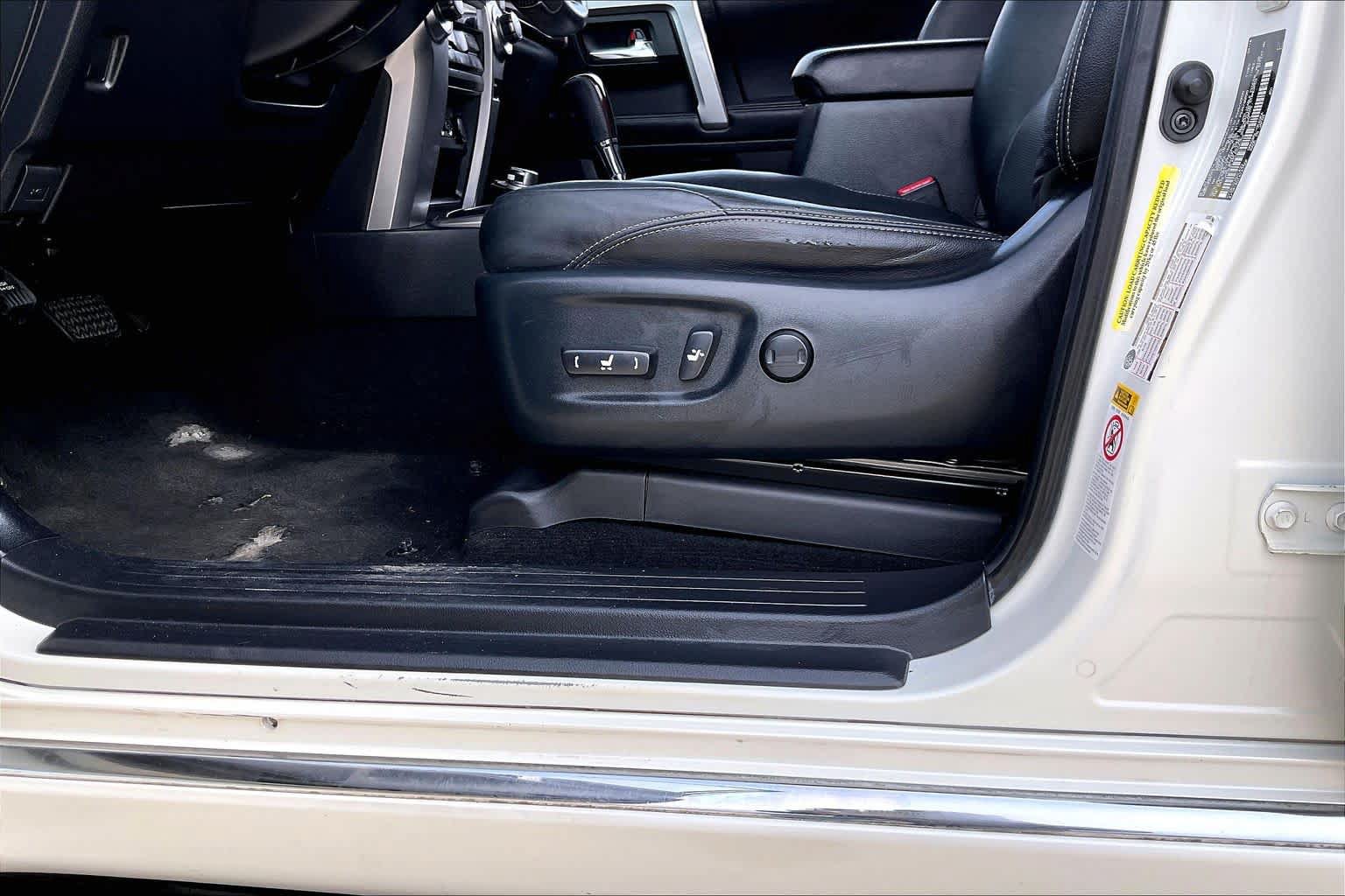 Used 2018 Toyota 4Runner Limited AWD/4WD image 35