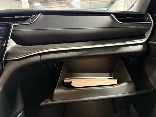 Used 2023 Jeep Grand Cherokee Limited image 23