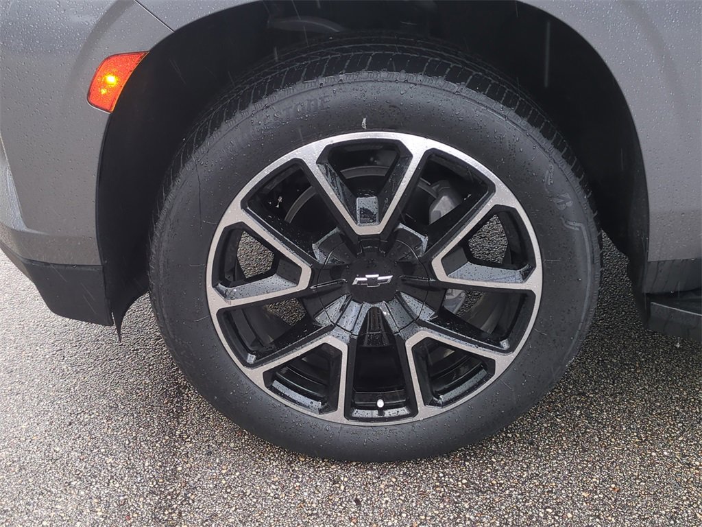 Used 2022 Chevrolet Tahoe RST w/ Luxury Package image 12