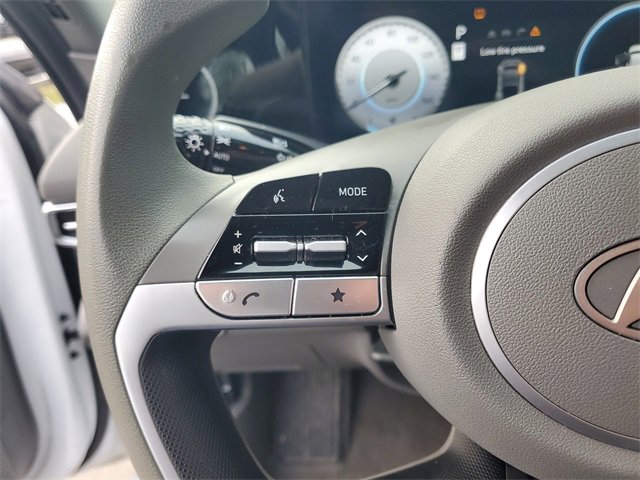 Used 2024 Hyundai Elantra SEL image 15