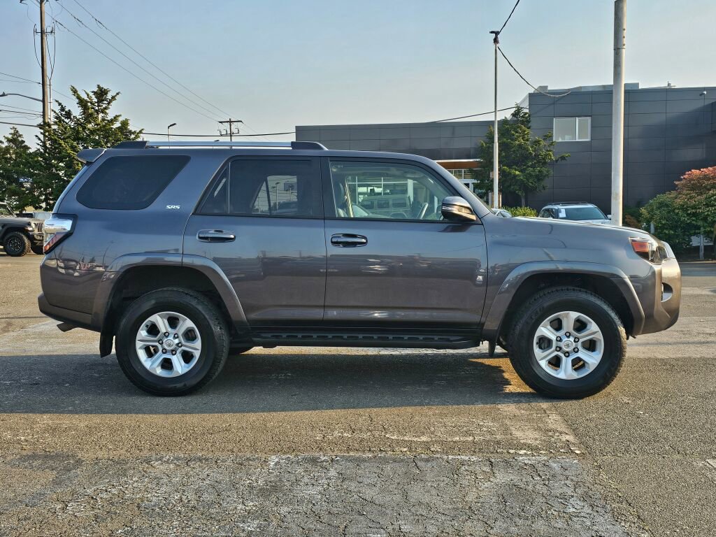 Used 2022 Toyota 4Runner SR5 Premium image 9