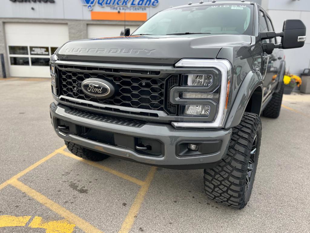 New 2026 Ford F250 Lariat w/ Black Appearance Package image 11