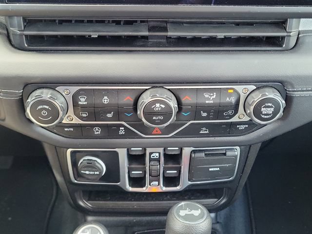 Used 2025 Jeep Wrangler Unlimited Sahara AWD/4WD image 28