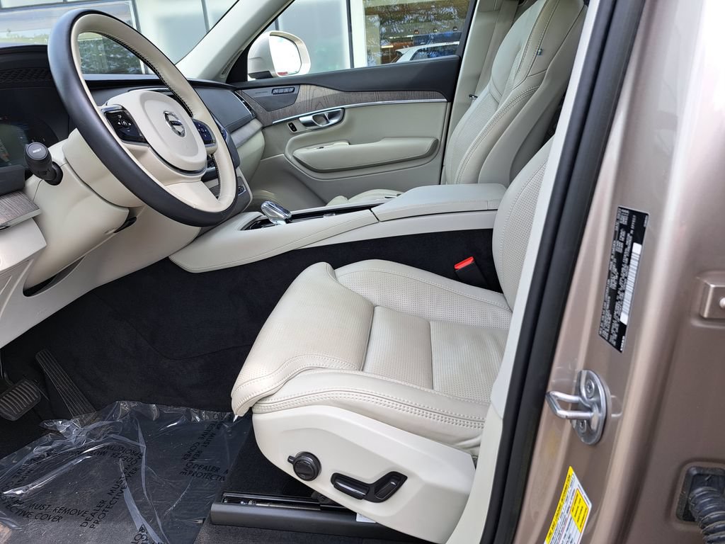Used 2023 Volvo XC90 B6 Ultimate AWD/4WD image 24