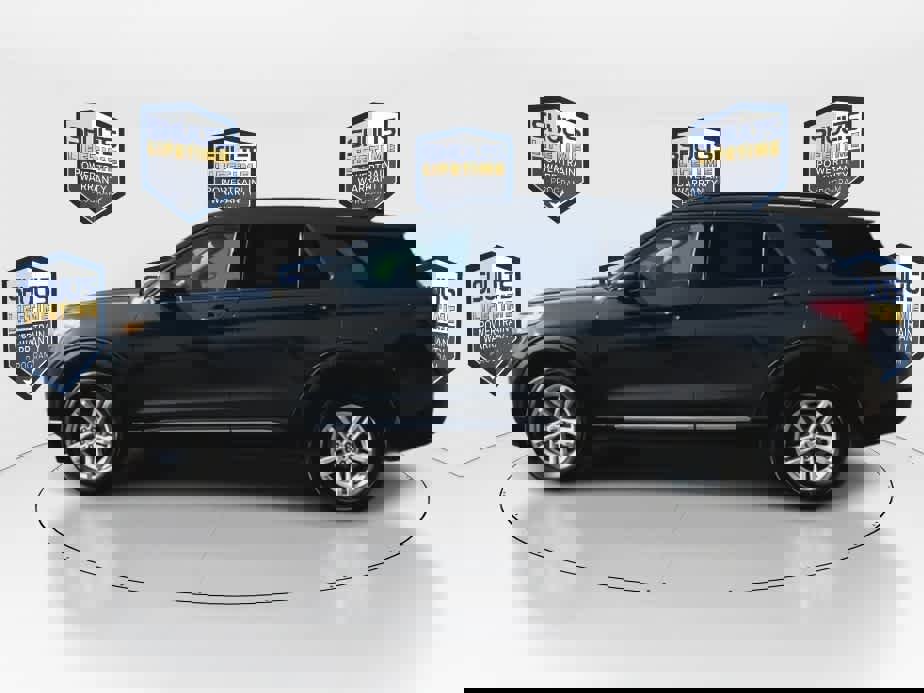 Used 2023 Ford Explorer XLT w/ Equipment Group 202A image 5