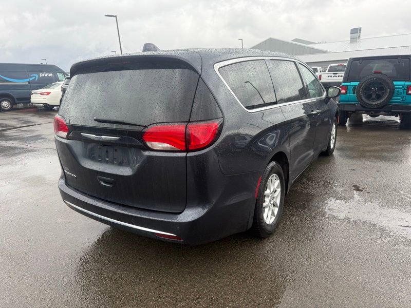 Used 2020 Chrysler Pacifica Touring w/ Cold Weather Group image 6
