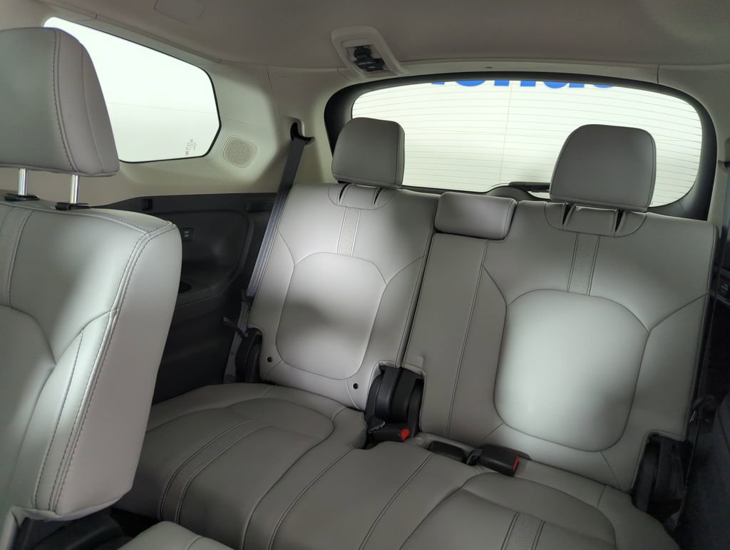 Certified 2025 Honda Pilot Touring image 34