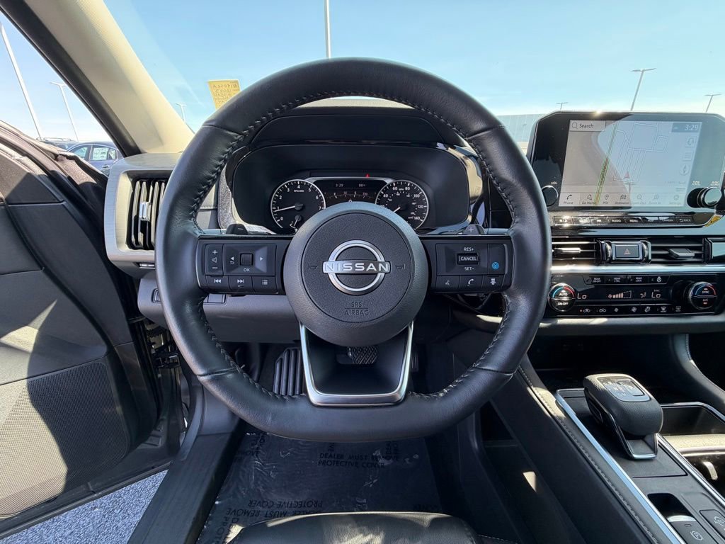 Used 2023 Nissan Pathfinder SL w/ Black Appearance Package FWD image 29