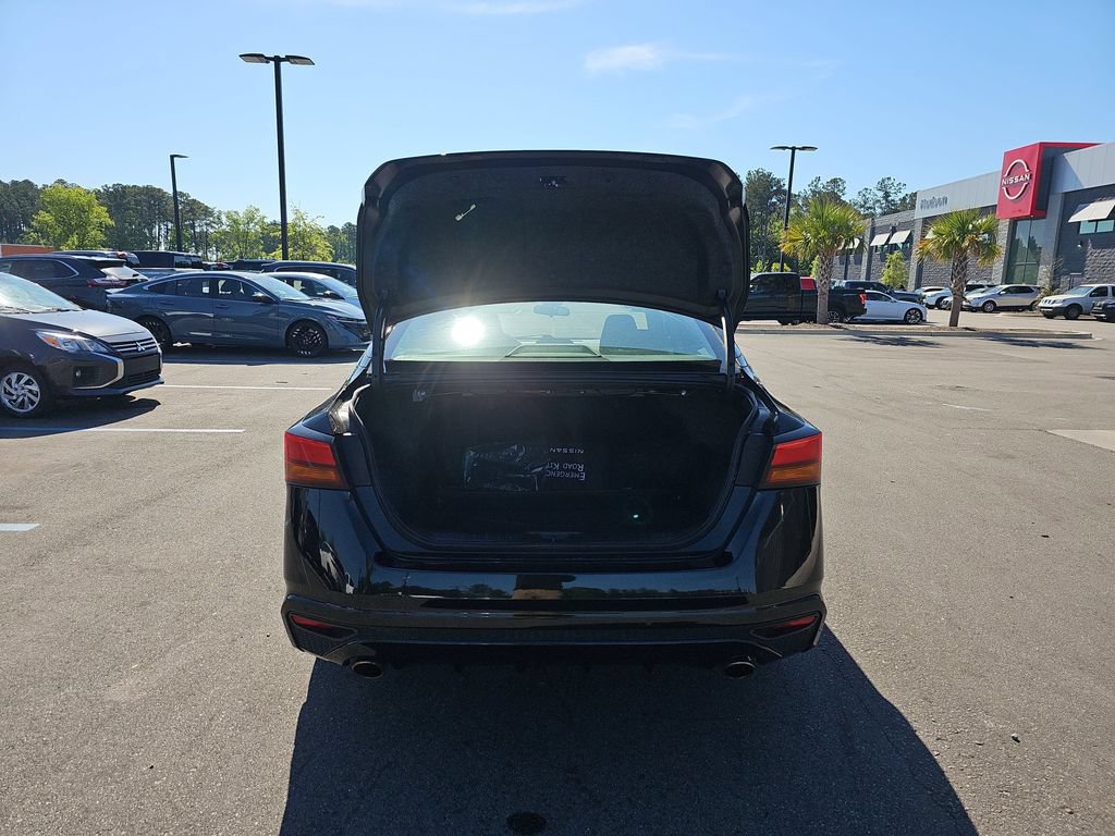 Used 2024 Nissan Altima 2.5 SR FWD image 17