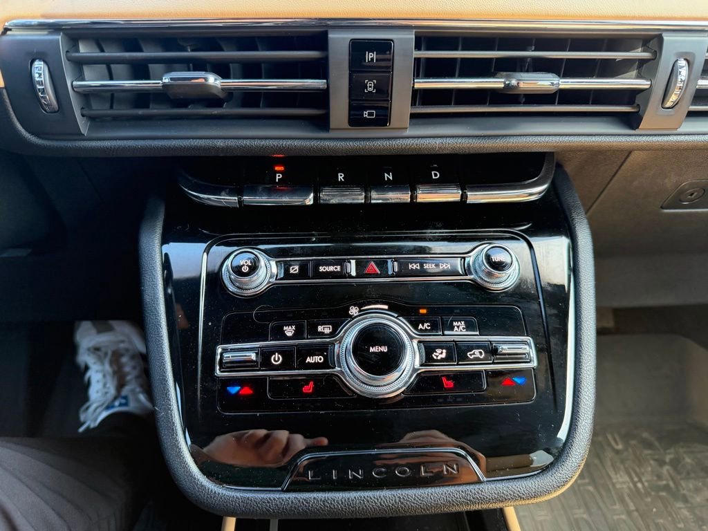 Used 2021 Lincoln Corsair Reserve AWD/4WD image 14