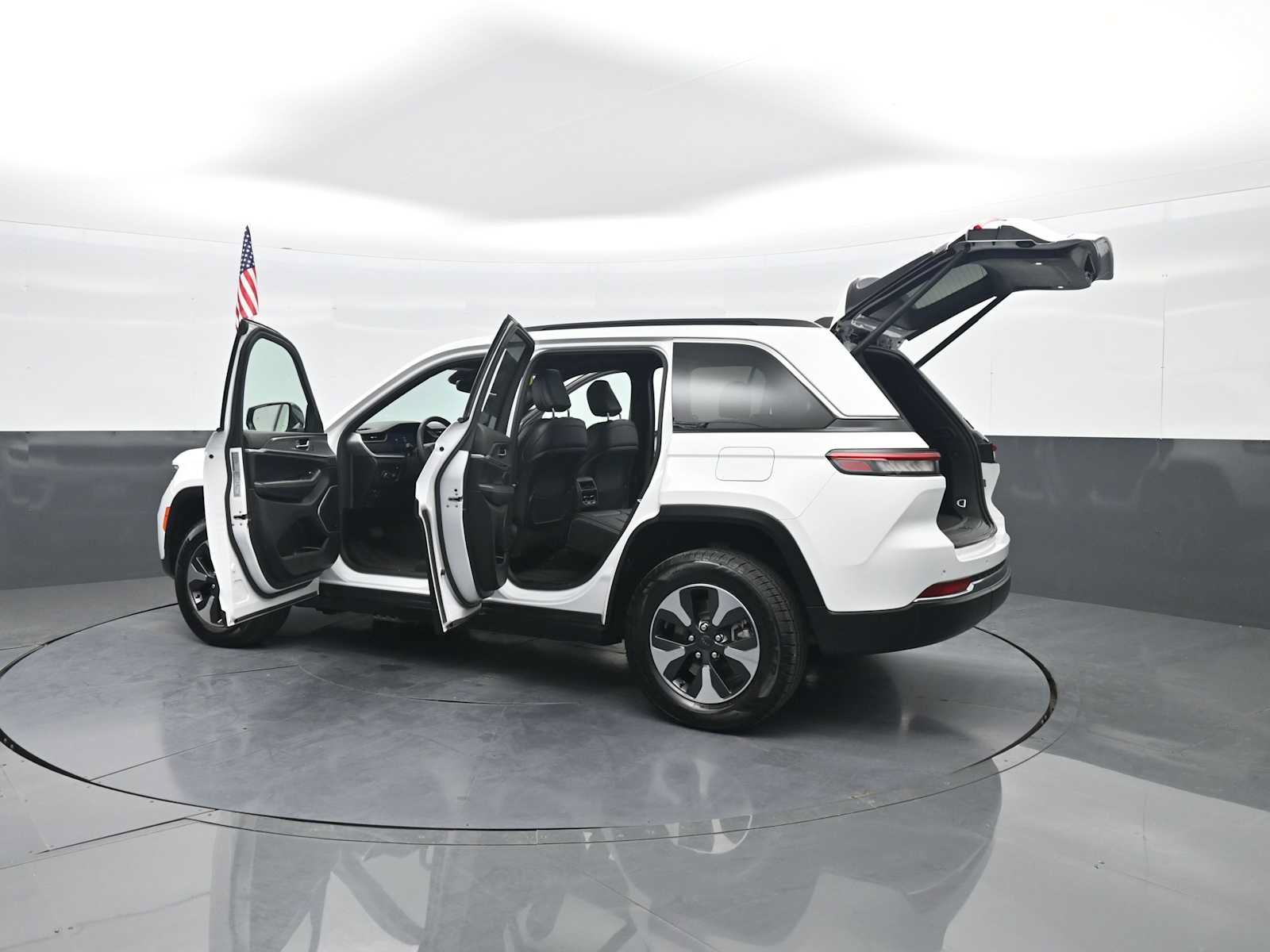 Used 2024 Jeep Grand Cherokee Limited 4xe AWD/4WD image 30
