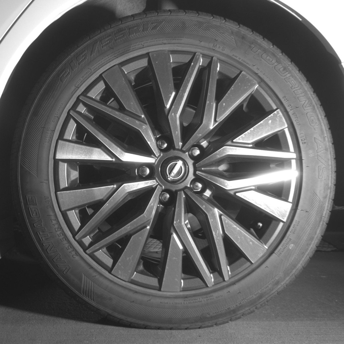 Used 2025 Nissan Altima 2.5 SV FWD image 14