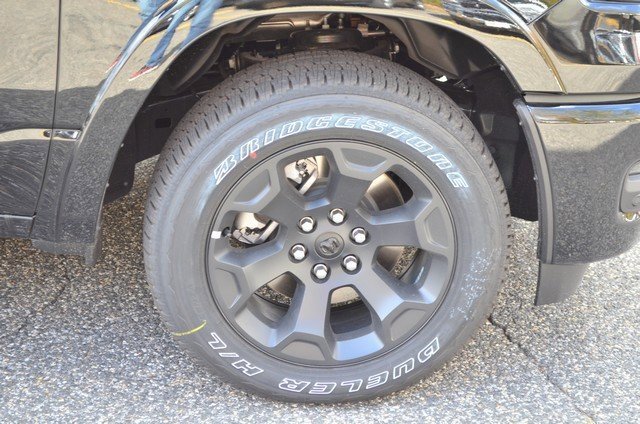 New 2026 RAM 1500 4x4 Crew Cab image 10