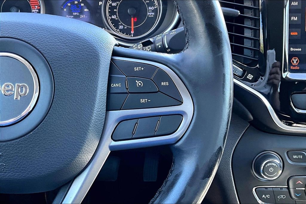 Used 2020 Jeep Cherokee Limited image 20