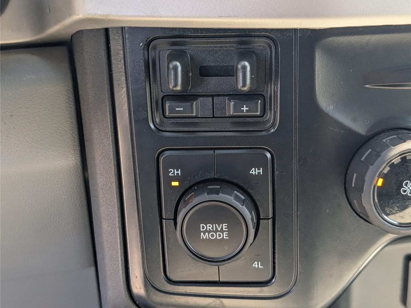 Used 2025 Ford F350 XLT AWD/4WD image 25