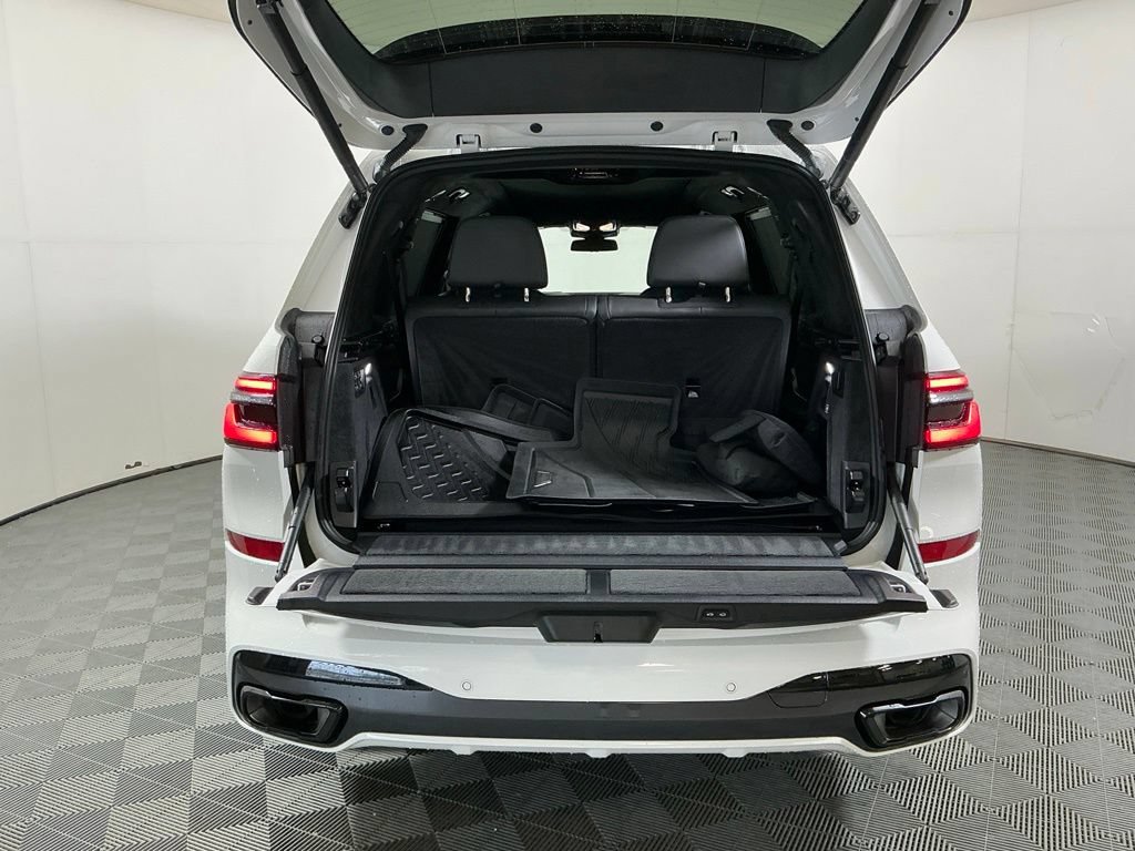 Certified 2026 BMW X7 xDrive40i w/ M Sport Package AWD/4WD image 30
