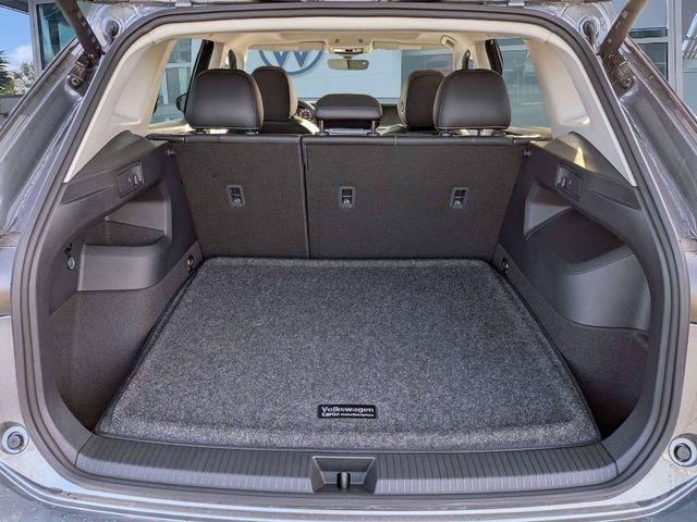 New 2026 Volkswagen Tiguan SE FWD image 13