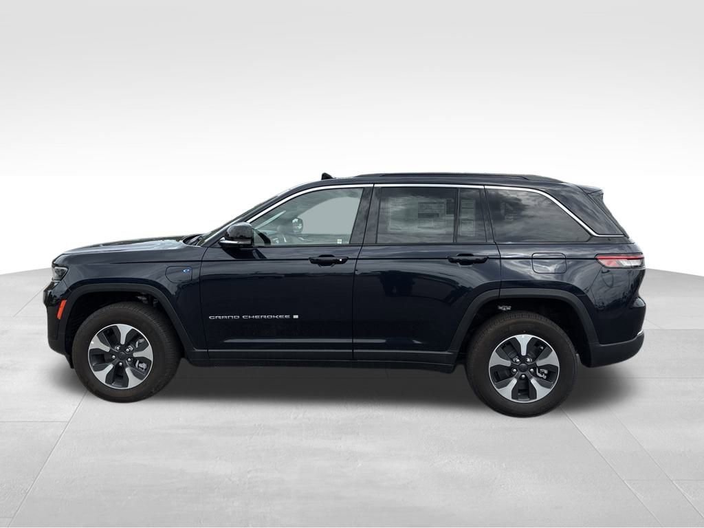 New 2024 Jeep Grand Cherokee Limited 4xe w/ Luxury Tech Group II image 2