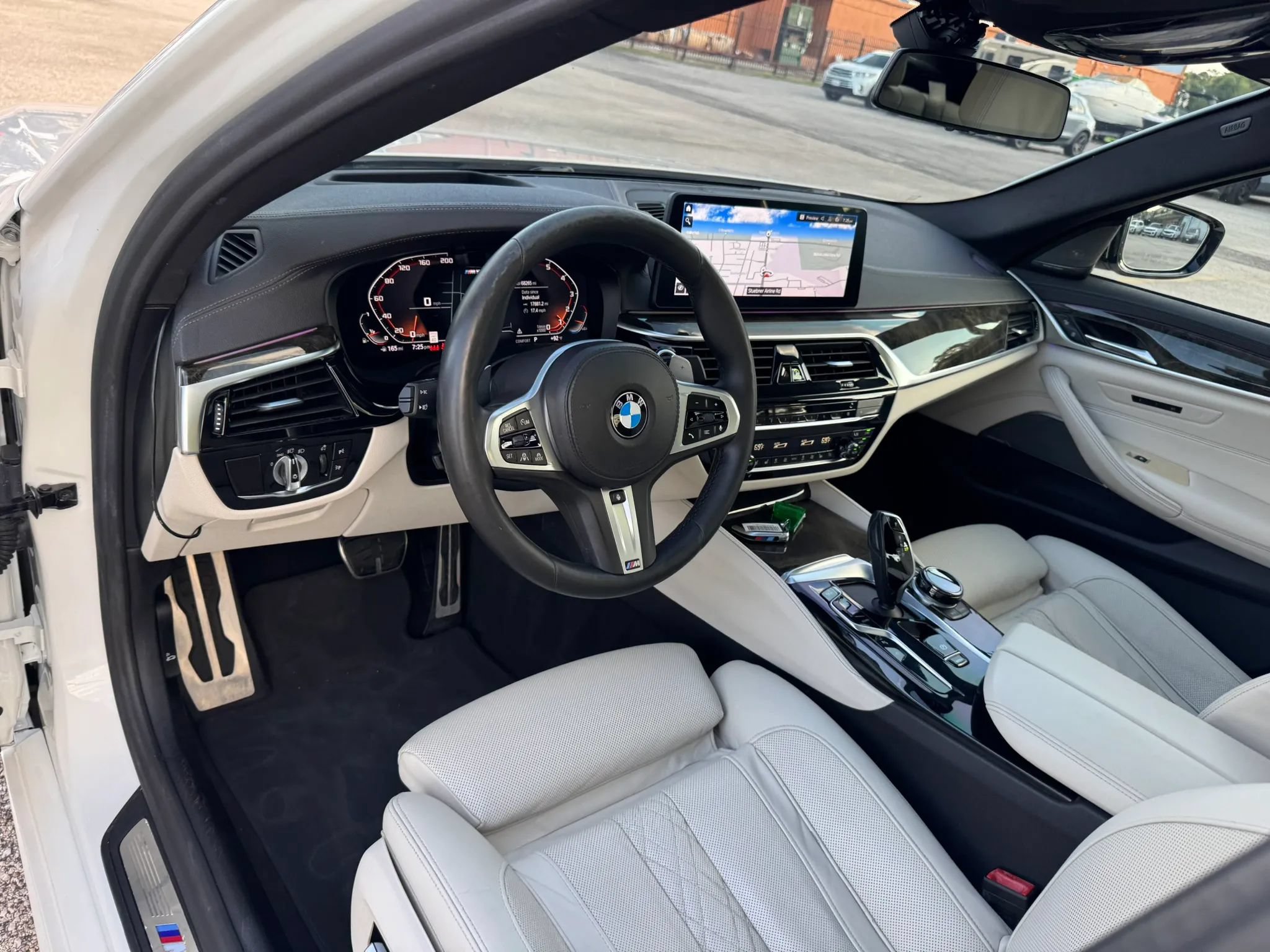Used 2021 BMW M550i xDrive w/ Executive Package AWD/4WD image 21