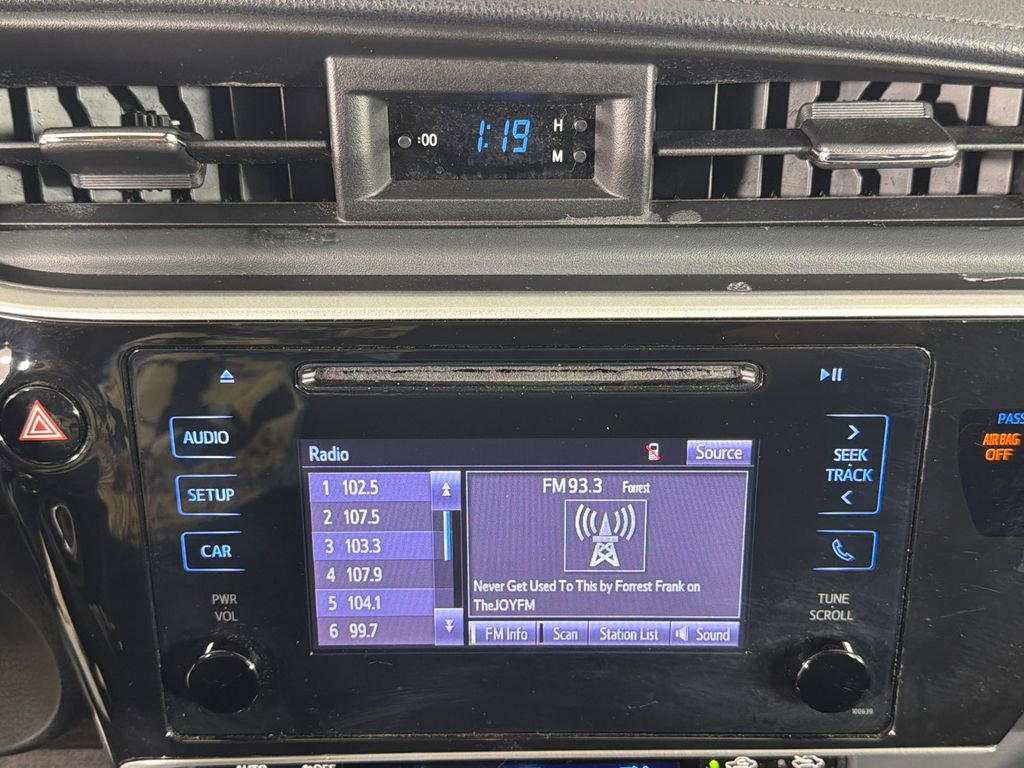 Used 2019 Toyota Corolla SE FWD image 28