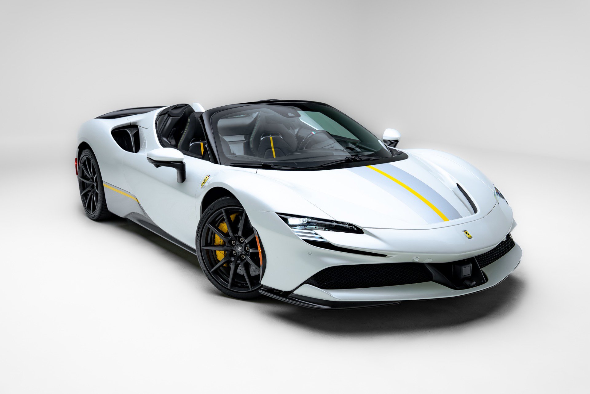 Used 2024 Ferrari SF90 Spider AWD/4WD image 25