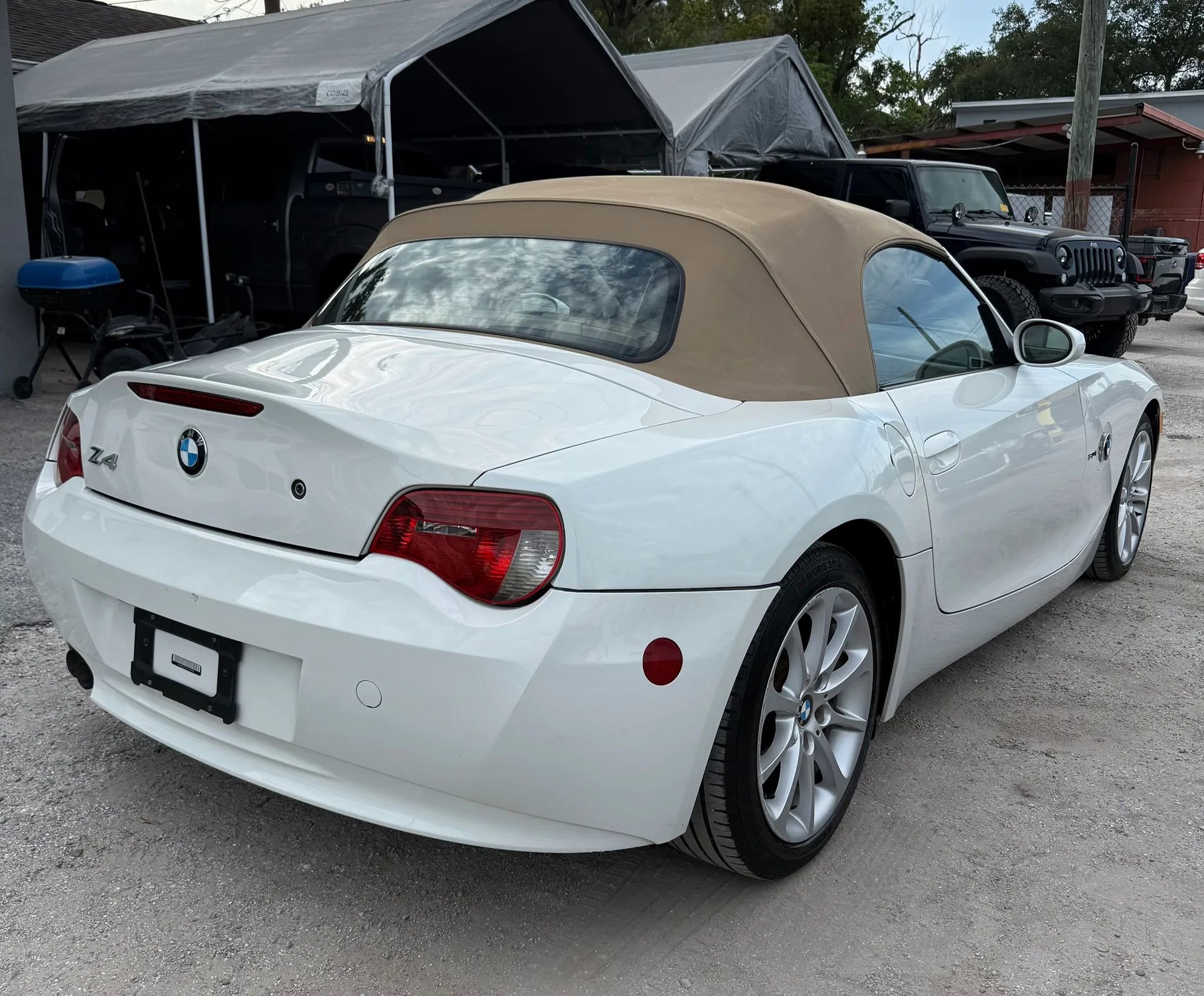 Used 2006 BMW Z4 3.0i RWD image 7