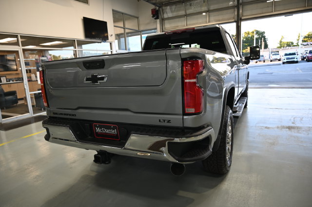 New 2026 Chevrolet Silverado 3500 LTZ w/ LTZ Premium Package AWD/4WD image 5