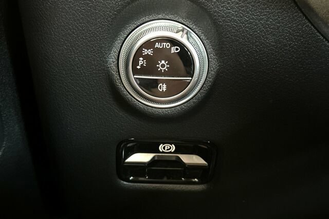 Certified 2022 Mercedes-Benz C 300 Sedan image 34