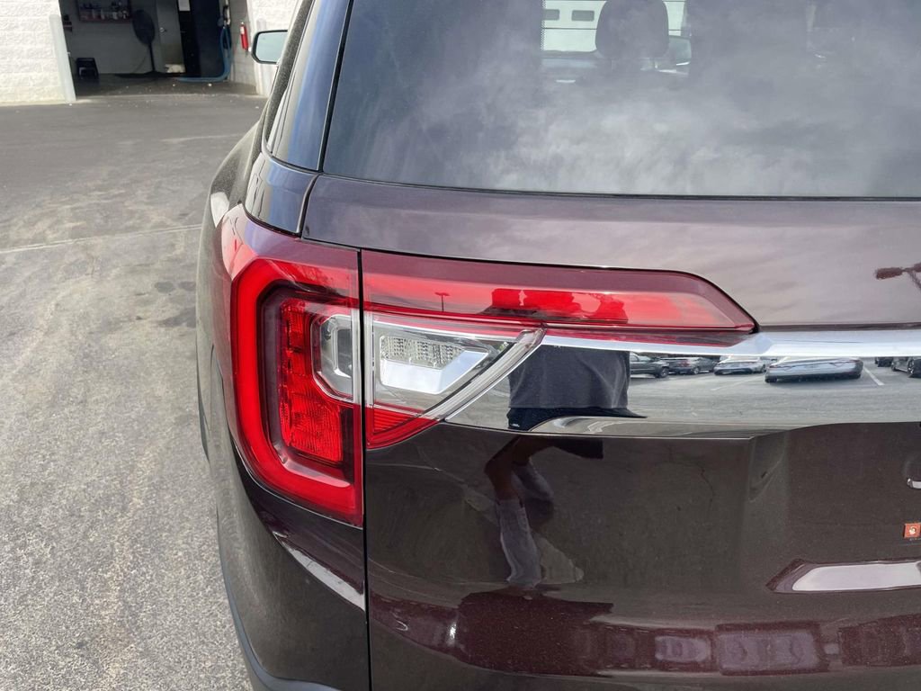 Used 2021 GMC Acadia SLE w/ Driver Convenience Package image 18