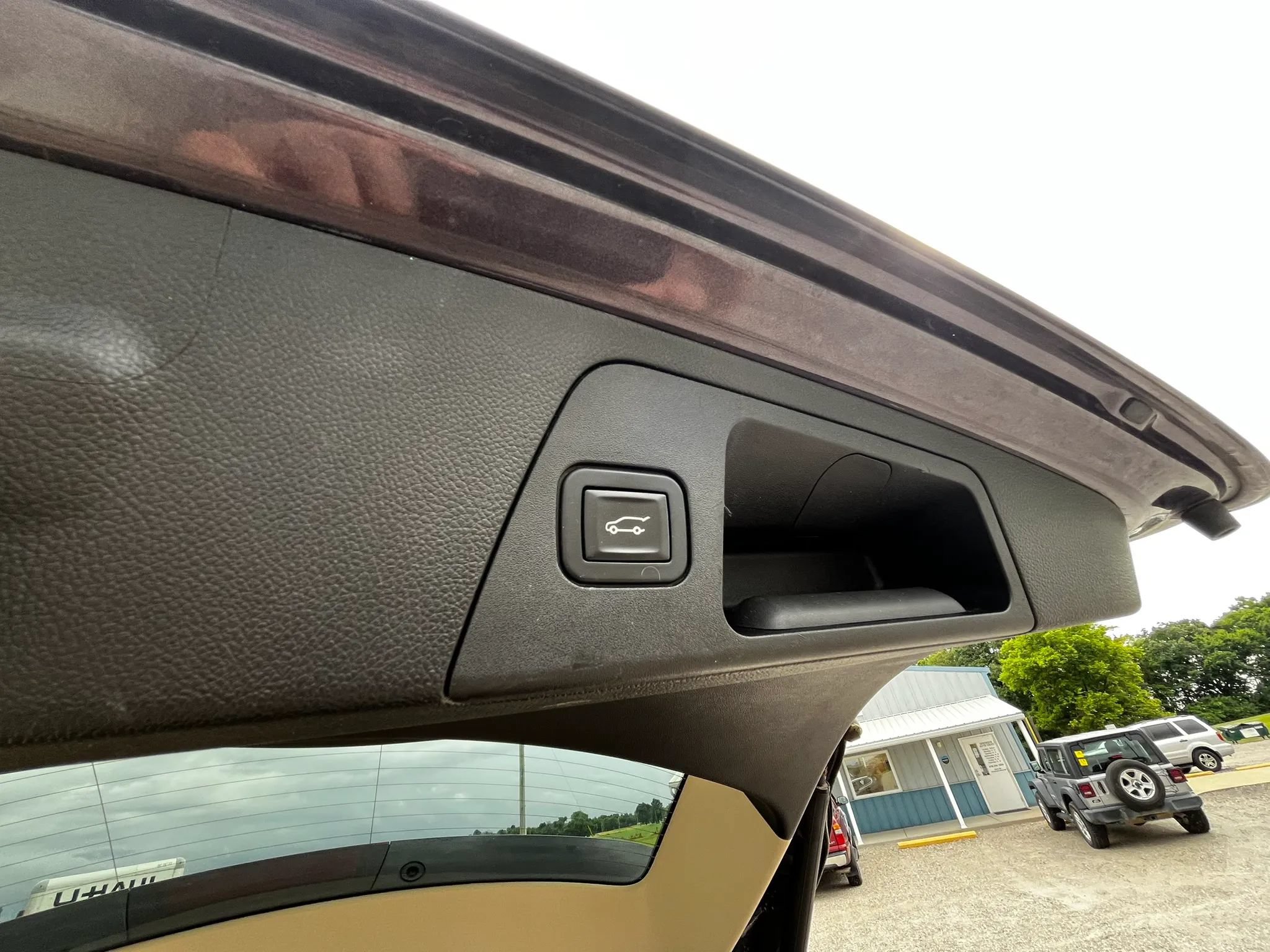 Used 2017 Buick Envision Premium AWD/4WD image 24