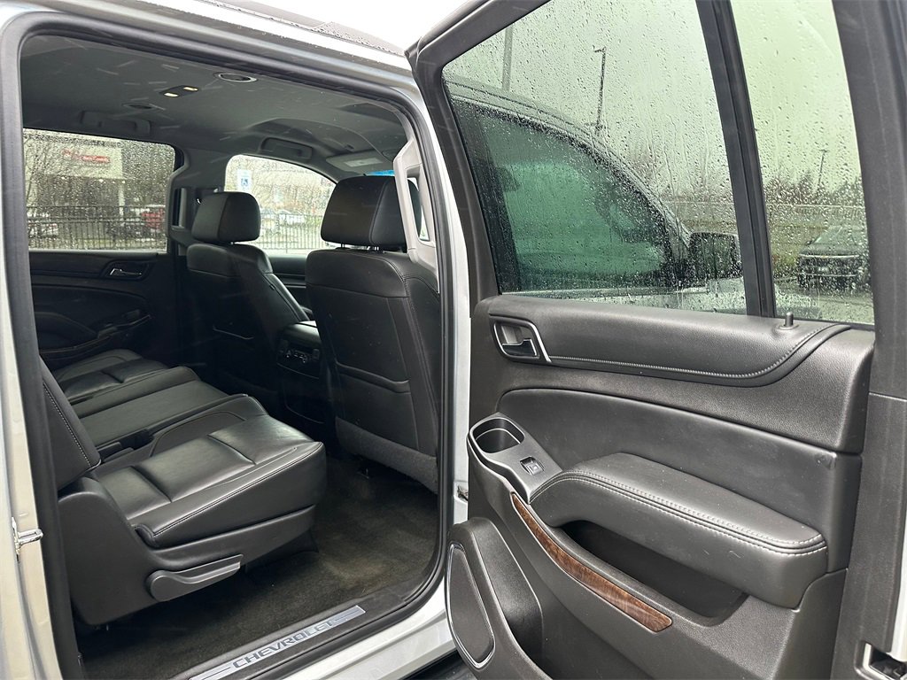 Used 2016 Chevrolet Suburban LT image 13