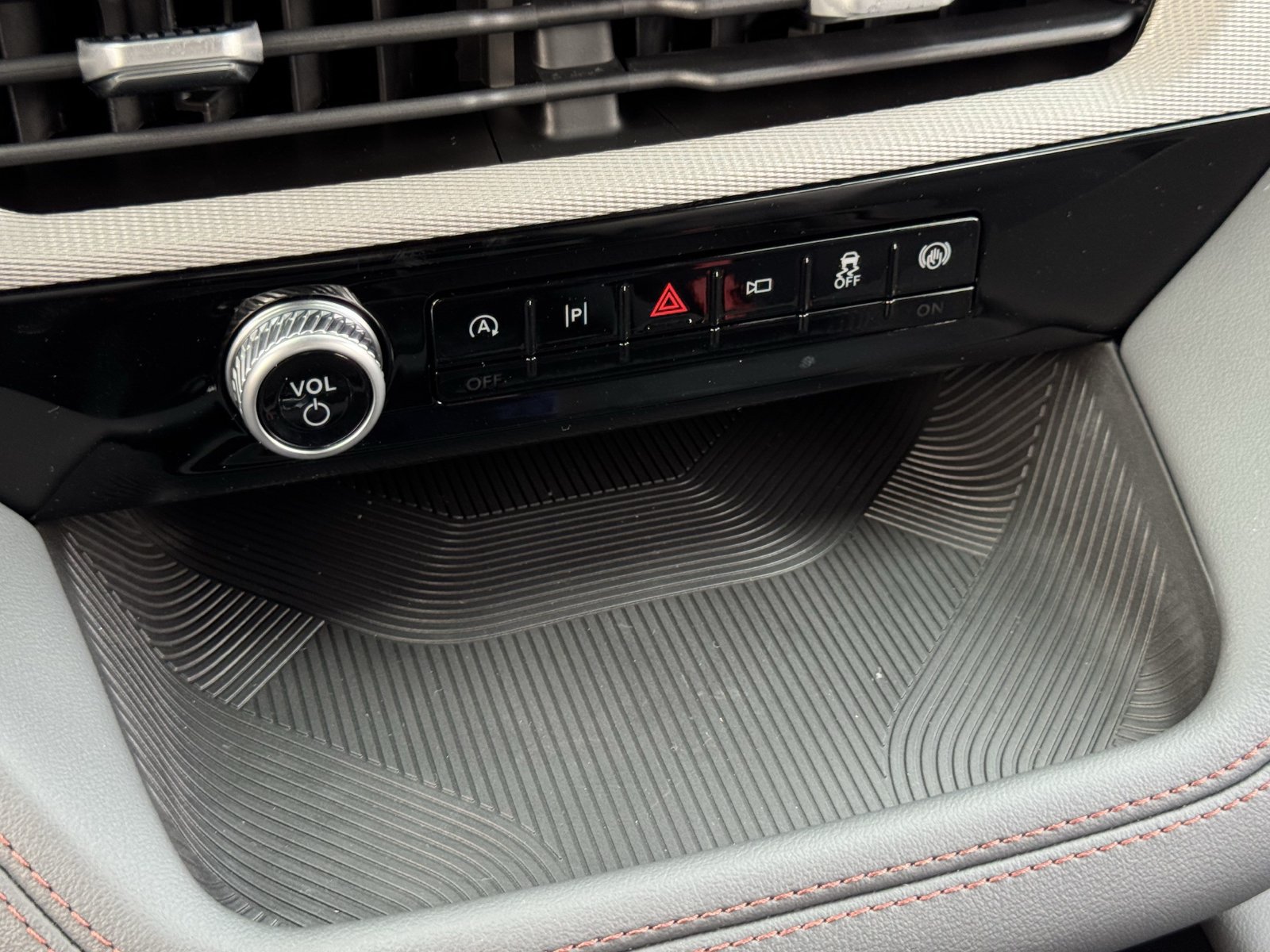 New 2027 Ford Explorer Active RWD image 16