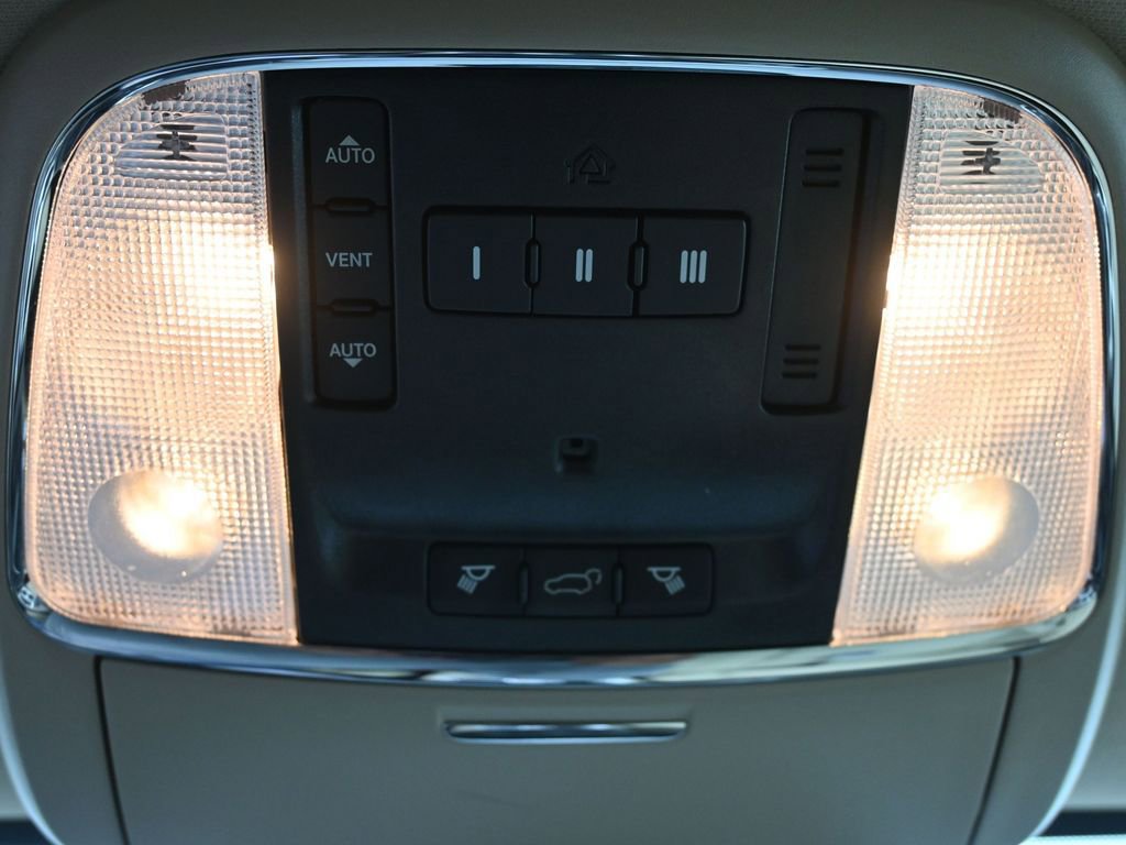 Used 2018 Jeep Grand Cherokee Limited AWD/4WD image 17
