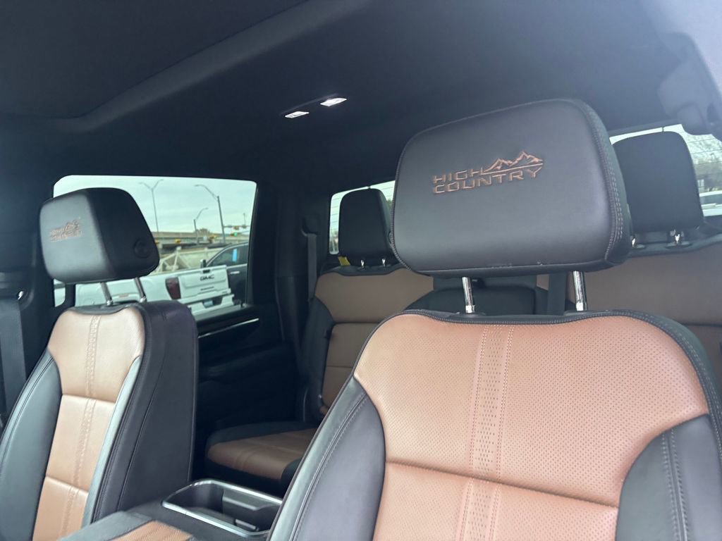 Used 2024 Chevrolet Silverado 2500 High Country w/ High Country Premium Package image 12