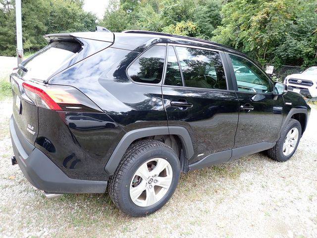 Certified 2021 Toyota RAV4 XLE w/ Convenience Package AWD/4WD image 3