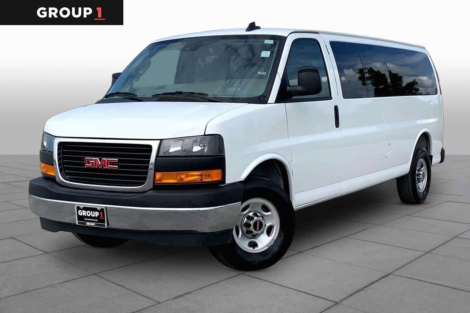 Used 2025 GMC Savana 3500 LT w/ LT Preferred Equipment Group RWD image 1