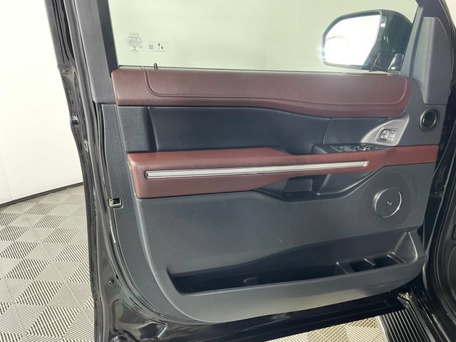 Used 2022 Ford Expedition Max Limited AWD/4WD image 17