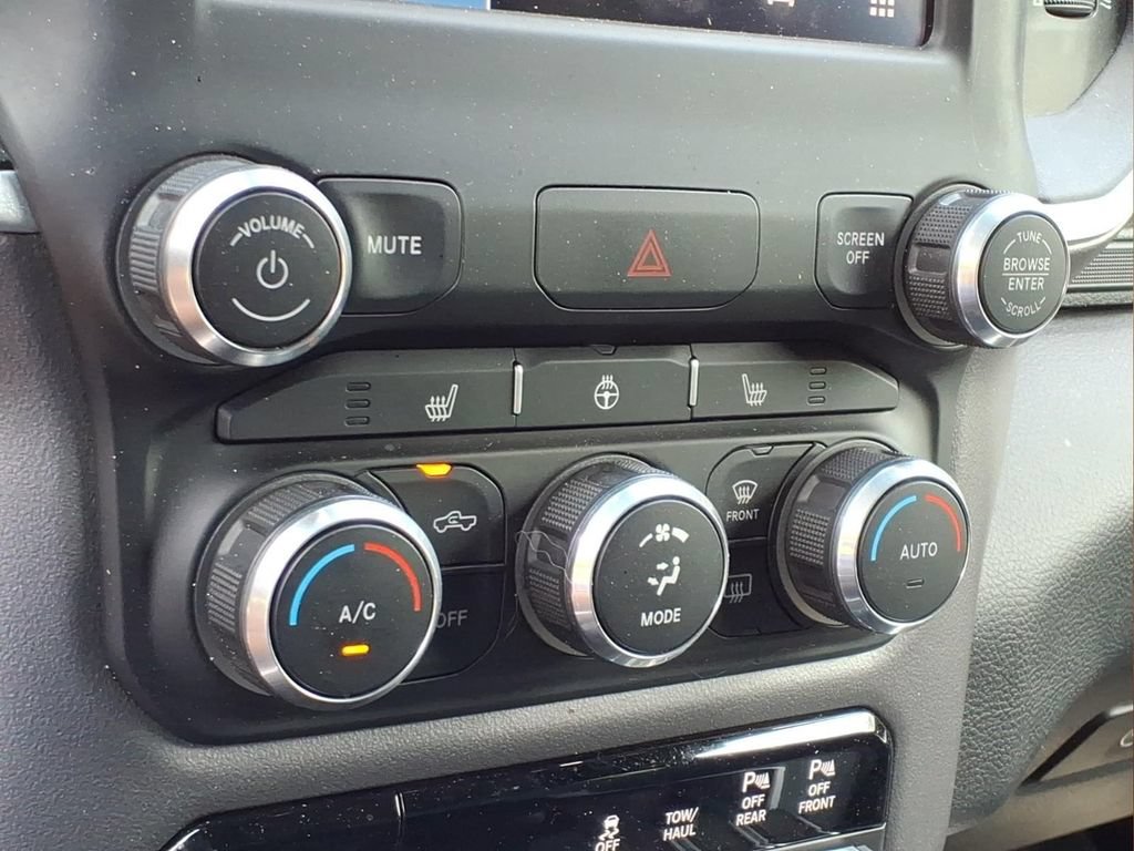 Used 2022 RAM 1500 Big Horn AWD/4WD image 7