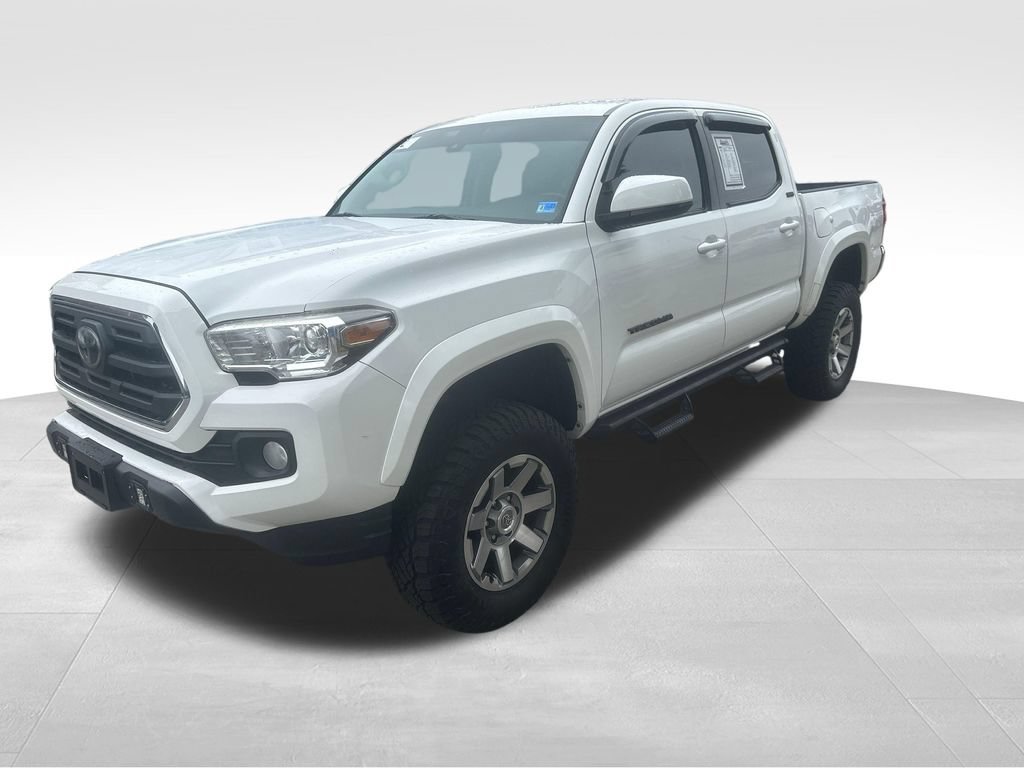 Used 2019 Toyota Tacoma SR5 RWD image 2