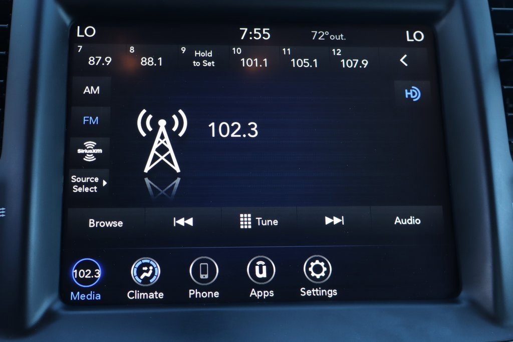 Used 2022 Chrysler 300 Touring image 31