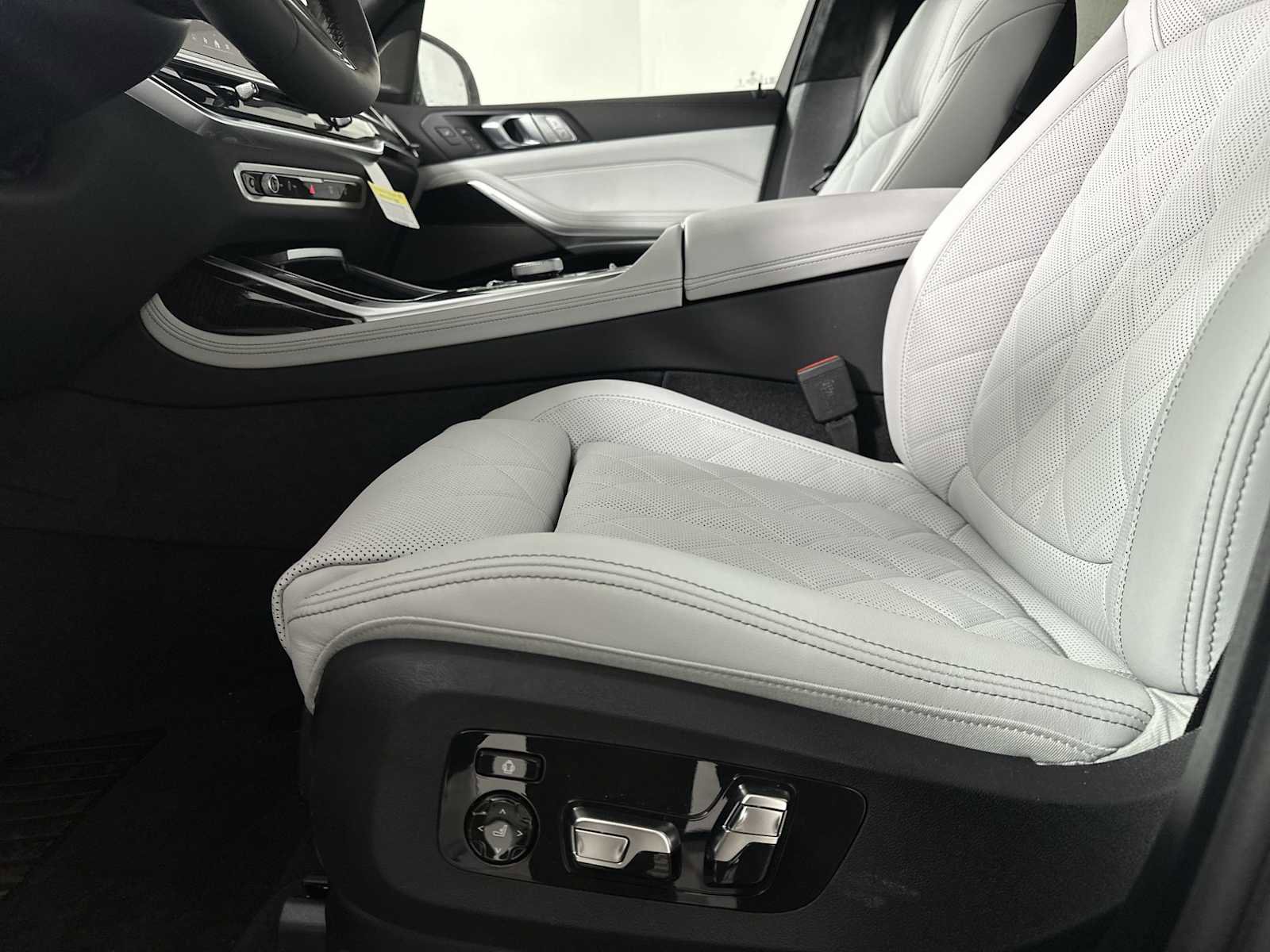New 2026 BMW X7 xDrive40i w/ Executive Package image 12