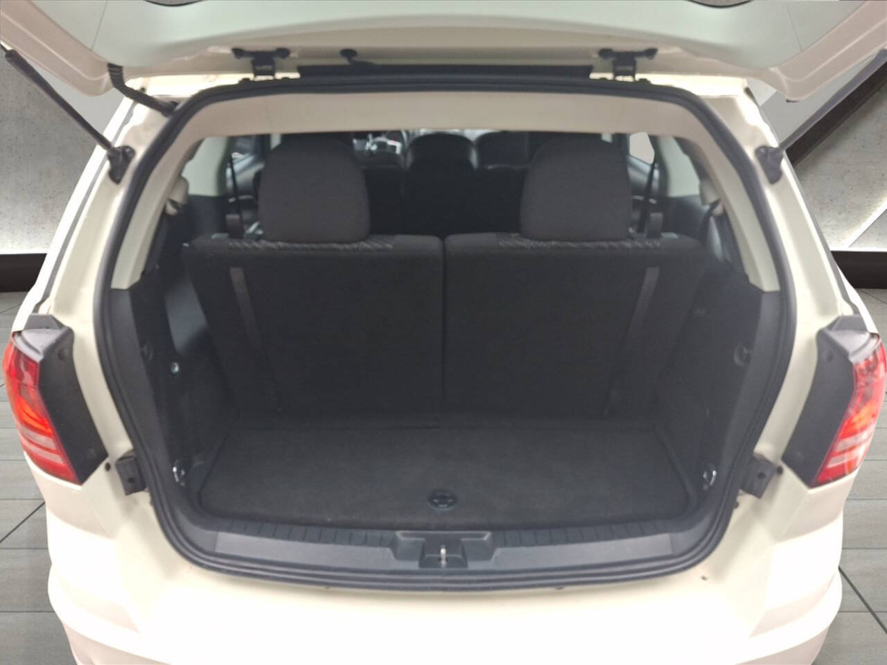 Used 2012 Dodge Journey American Value Package w/ Flexible Seating Group FWD image 7