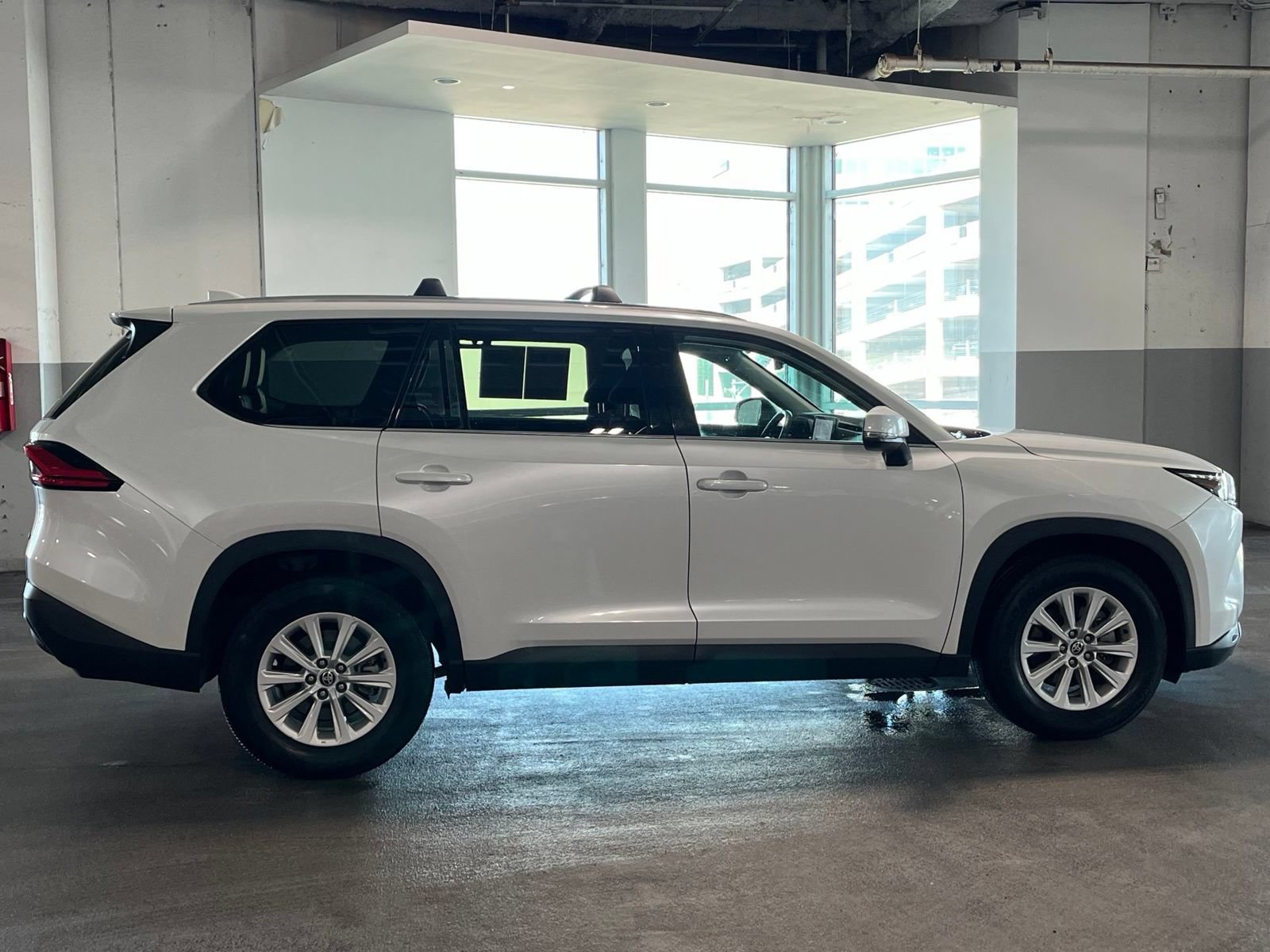 Used 2024 Toyota Grand Highlander AWD Hybrid image 13
