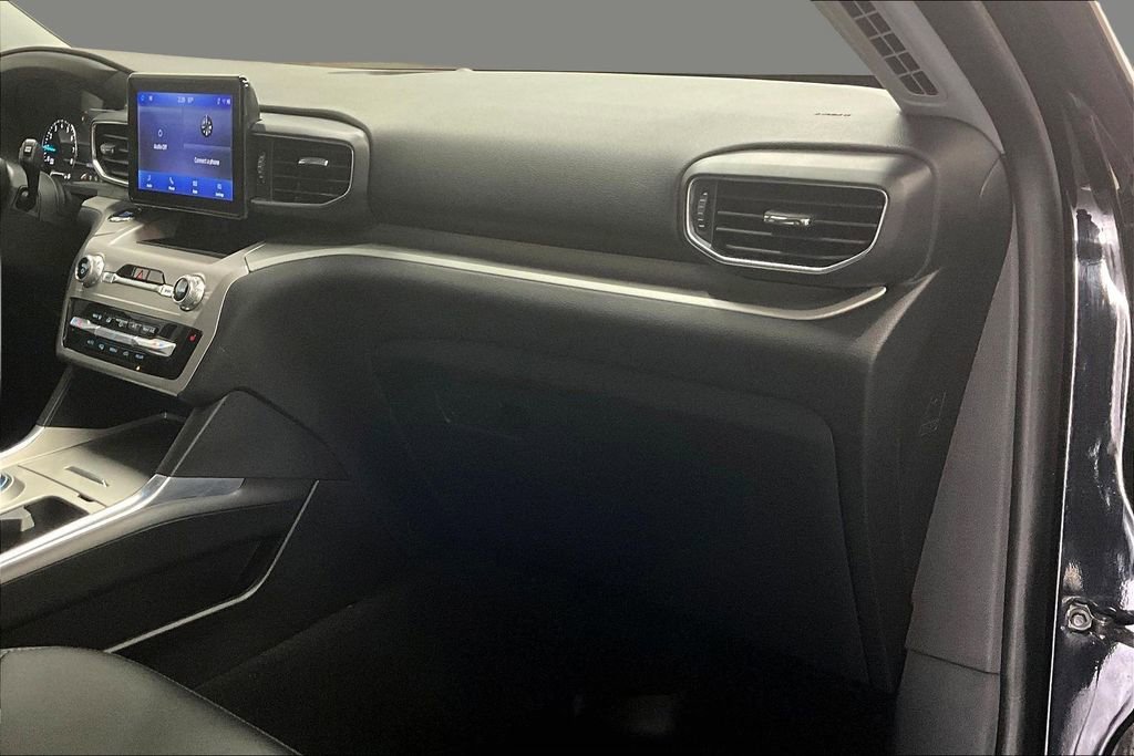 Used 2023 Ford Explorer XLT w/ Equipment Group 202A image 10